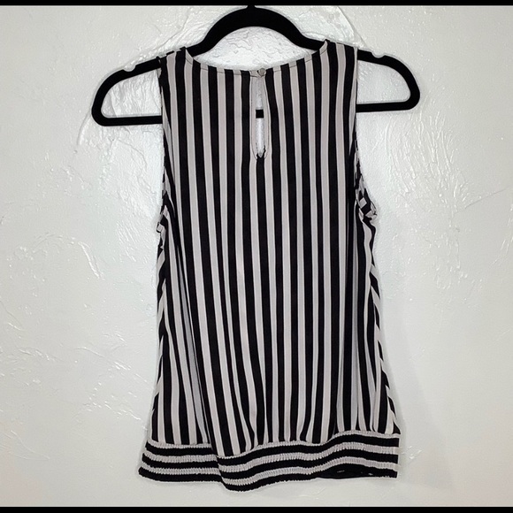 WHBM stripped v-neck crossed front sleeveless waist band blouse size Small EUC - Picture 2 of 4